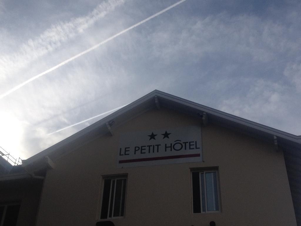 Le Petit Hotel
