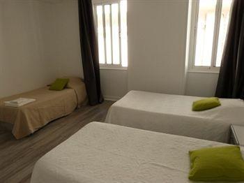Le Petit Hotel